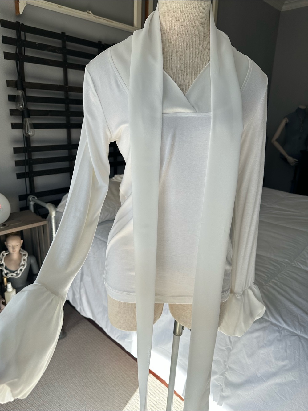 CAbi Bow-Neck and Puff Sleeves Long Sleeve Blouse size medium - Picture 6 of 17